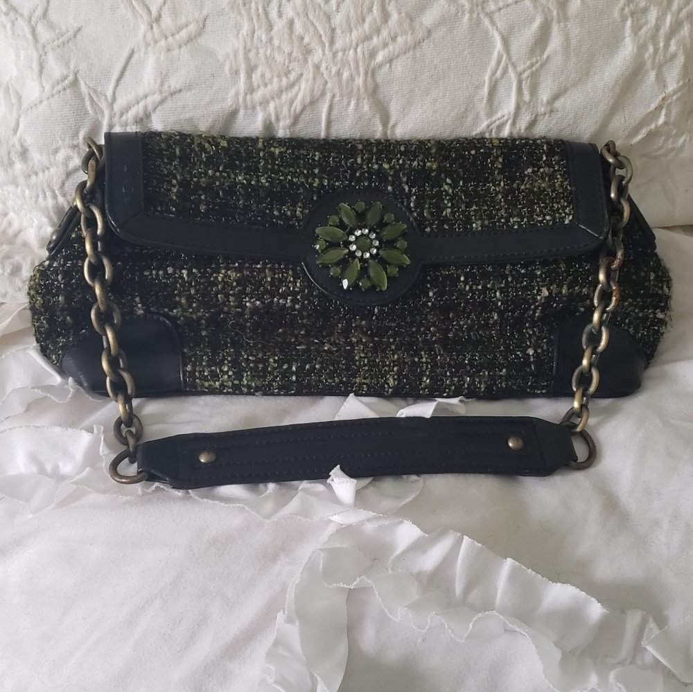 Vintage purse with jewel flower closure